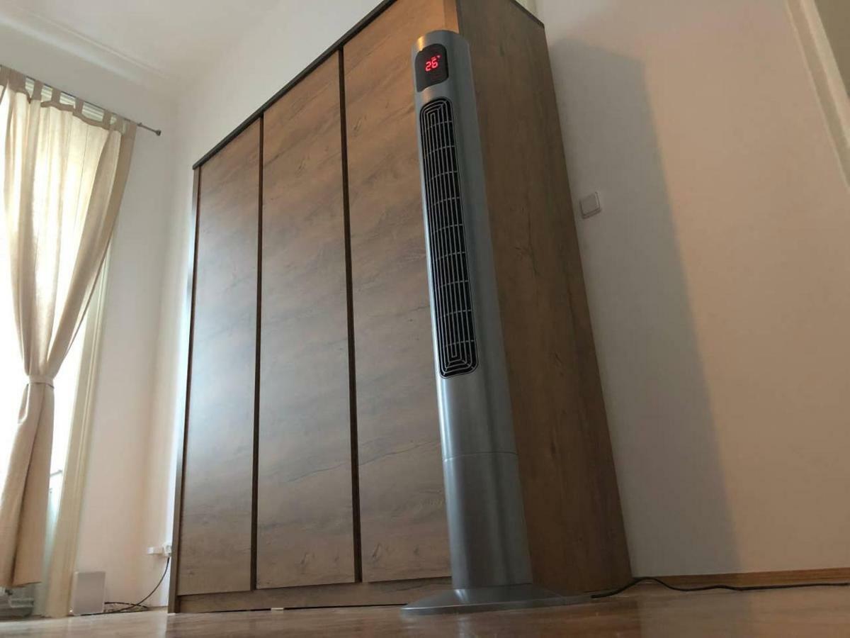 Centrally-Located Authentic Apartment فيينا المظهر الخارجي الصورة